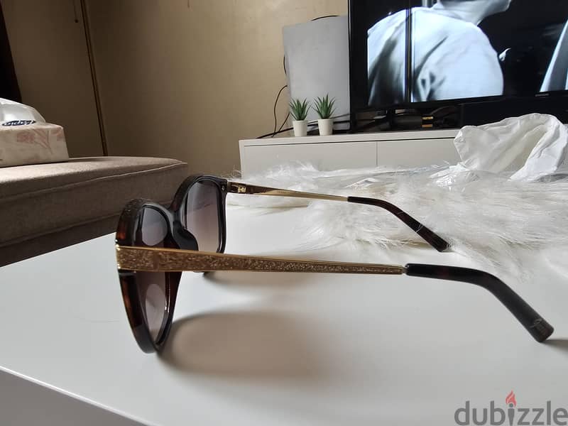 Guess sunglasses 8