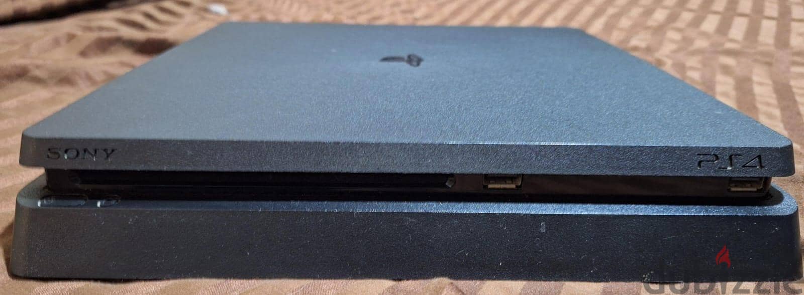 PS4 Slim 500GB (Model CUH-2116A) 3