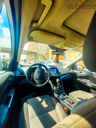 متاح سيارة  ford kuga 2018 4X4 للإيجار الشهري