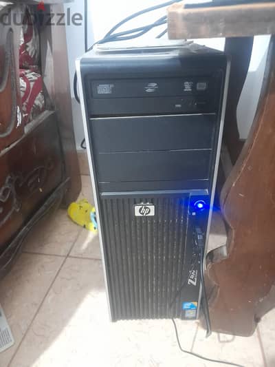 كمبيوتر العمل الشاق HP Z400 Workstation (مع الشاشة)