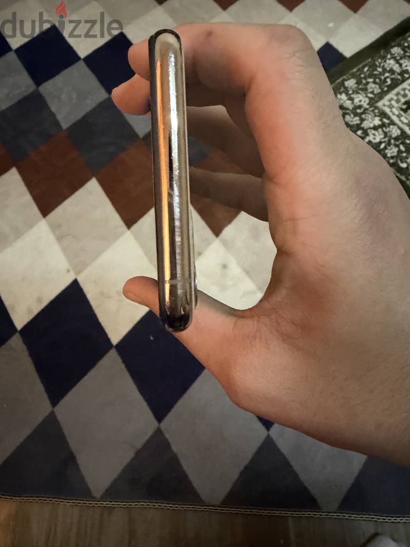 Apple - iPhone 11 Pro Max 1
