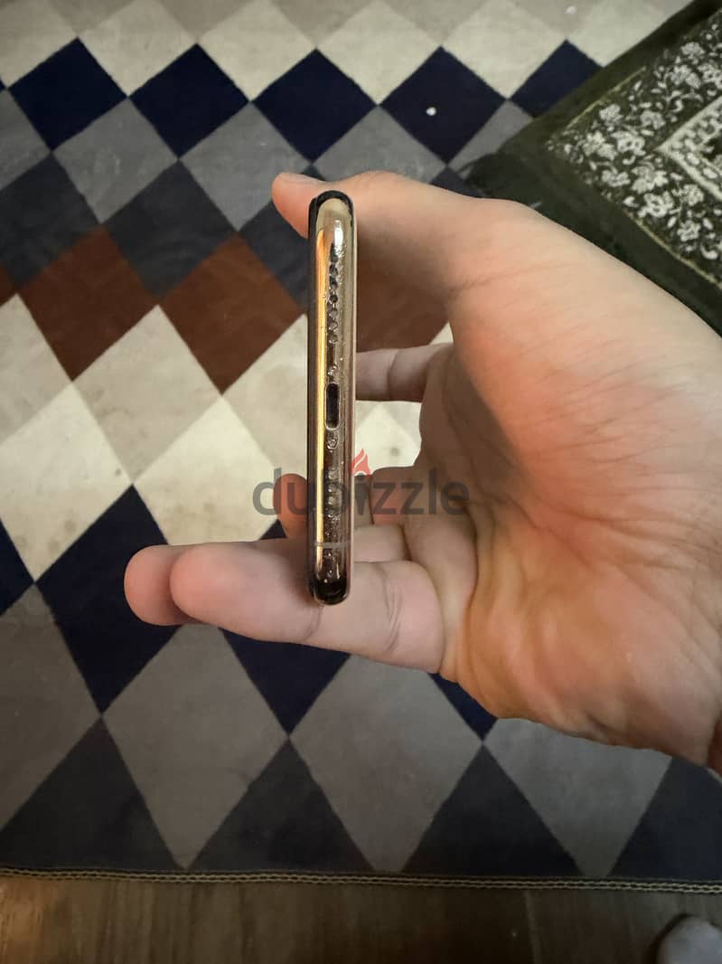 Apple - iPhone 11 Pro Max 3