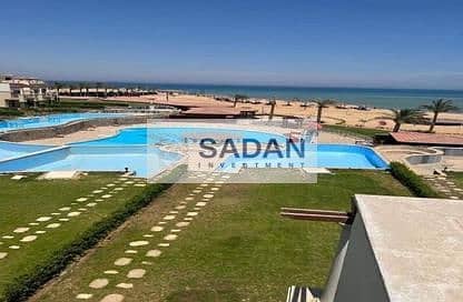 فيلا للبيع علي البحر دايركت استلام فوري في قريه بلو بلو العين السخنه سور في سور مع لافيستا العين السخنه