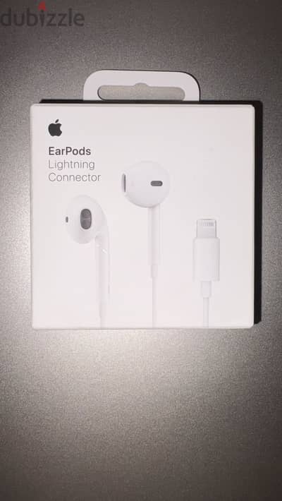 Apple EarPods lightning connector