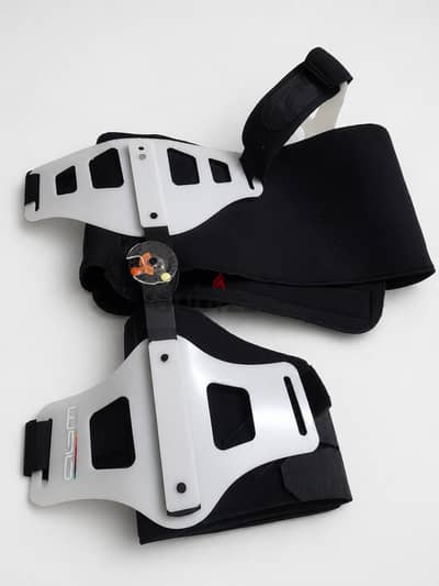 دعامة مفصل الورك والفخذ Hip Abduction Brace ABM Sport بحالة ممتازة.