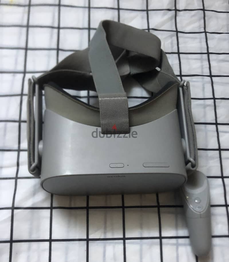 Oculus Go Grey Color VR  Excellent condition 1