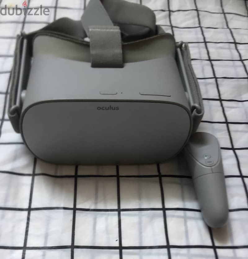Oculus Go Grey Color VR  Excellent condition 2