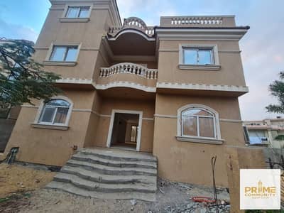 فيلا ستاندالون رائعة 50% تشطيب تحتوي علي 5 غلرف نوم ماستر بموقع مميز للبيع بمينا جاردن سيتي 6 أكتوبر Villa for sale in Mena garden city