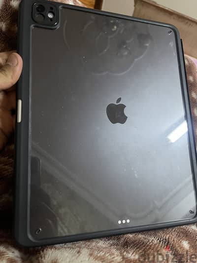 13,inch ايباد برو m5    512 g