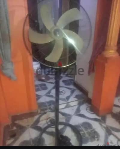 مروحه فريش عمود