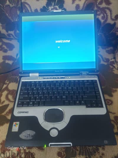 لاب توب Compaq موديل قديم