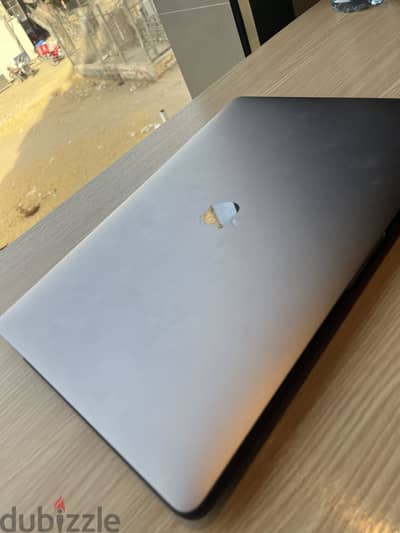 ماك بوك برو i7