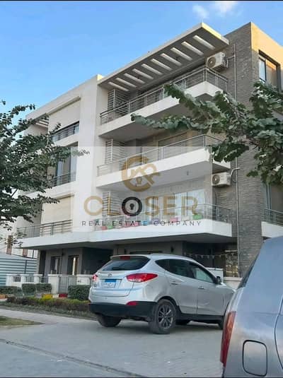 اخر شقة غرفتين للبيع بمقدم 528الف و تقسيط ع 12 سنة في تاج سيتي Taj city علي طريق السويس