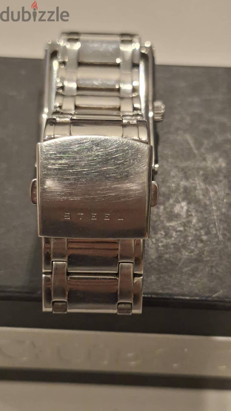 ساعة guess اوريجينال بالعلبة 2