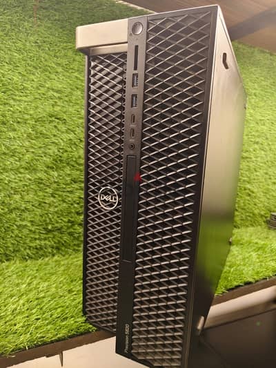 Dell Precision 5820 Tower + Xeon W-2125 + 24GB RAM