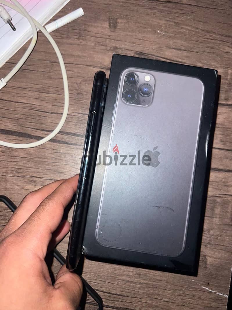 Apple - iPhone 11 Pro Max 2