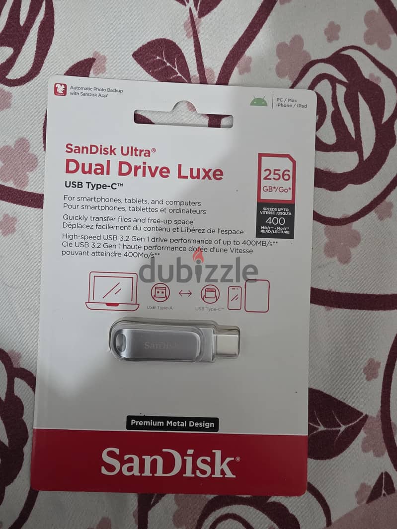 sandisk and lexar flash drive 2