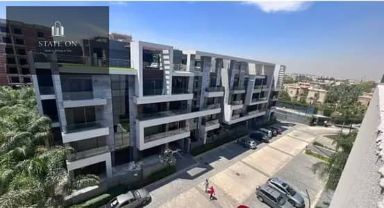 بنتهاوس للبيع برايم لوكيشن جاهز على المعاينة والاستلام الفورى فيو مفتوح فى كمبوند باتيو كازا patio casa