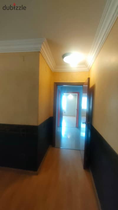 شقة سكنية فاخرة 250م للإيجار بشارع النزهة الرئيسي – مصر الجديدة