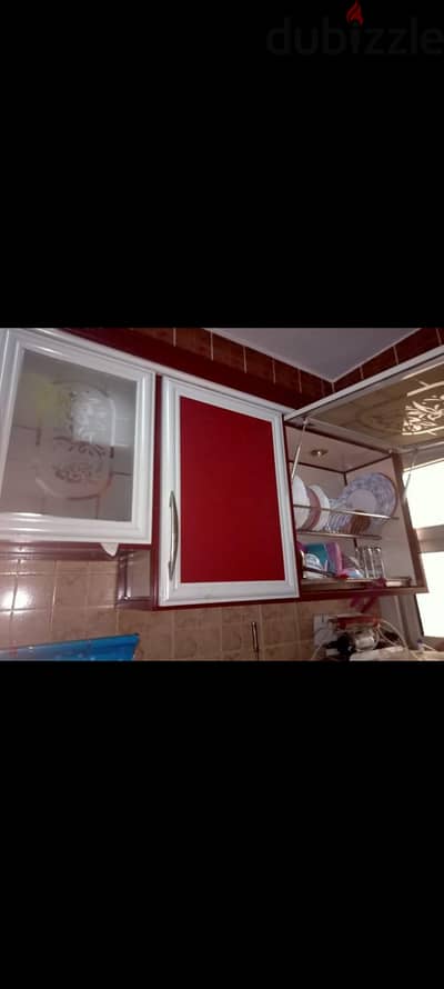 مطبخ كامل استعمال خفيف وبحاله ممتازه