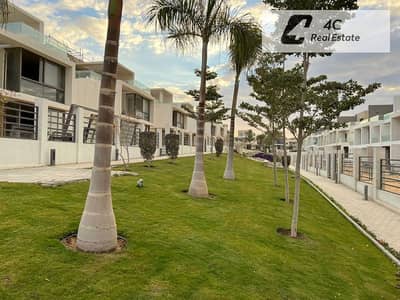 Penthouse for sale 172 sqm + 115 sqm roof lowest price in the market fully finished in Fifth Square Al Marasem