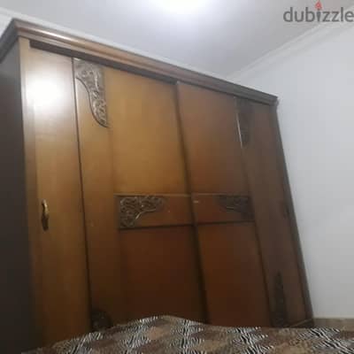 اثاث  كامل مع الاجهزه الكهربائيه