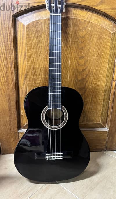 Valencia VC104 classical guitar