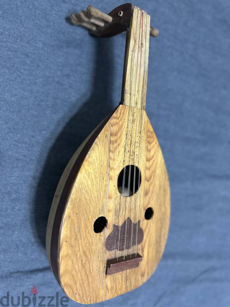 Small wooden Oud 1