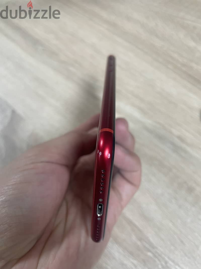 iPhone 8 256GB Red 3