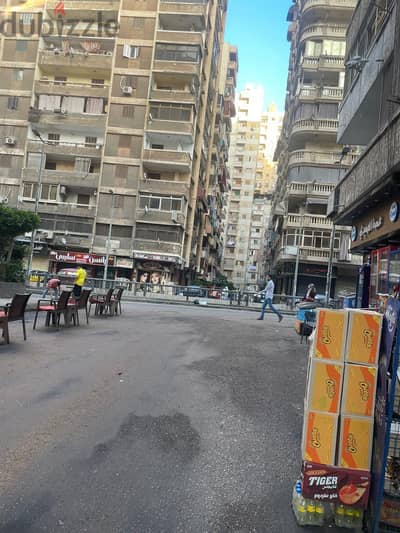 محل للببع  اعلي نفق سيدي بشر