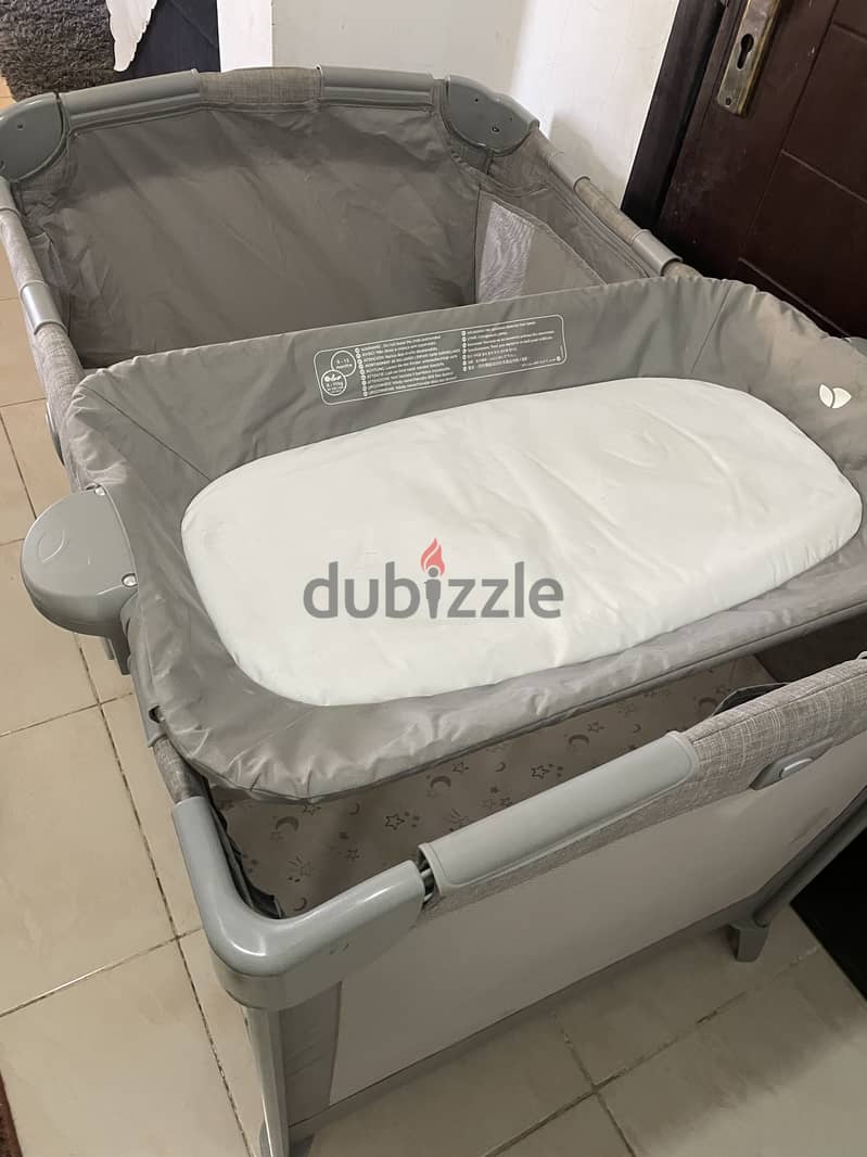 Joie baby bed( travel cot) 1