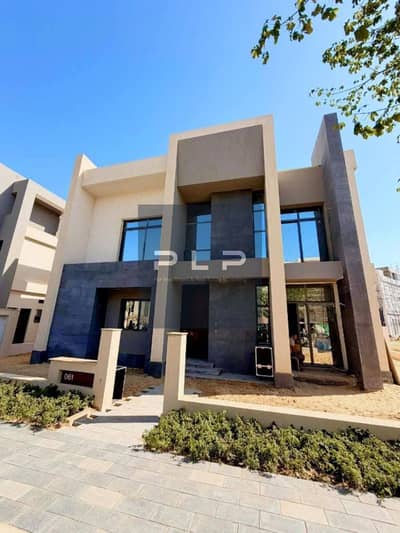 فيلا 850 م ريسيل استلام فوري للبيع بتسهيلات في سعاده التجمع الاول امام الرحاب Saada New Cairo
