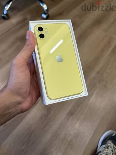 Iphone 11 yellow 128 giga with box and charger (Tradeline)