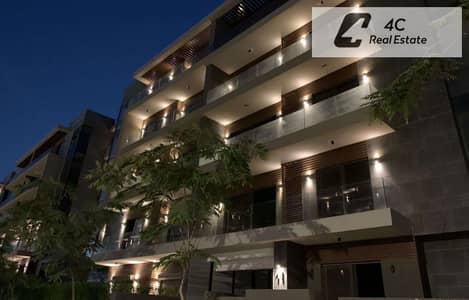 For quick sale: 3-bedroom apartment in Patio Oro La Vista, resale at a lower price, immediate occupancy - with a distinctive layout, ready for viewing