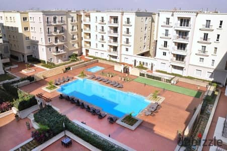 لايجار شقه 2 غرف  مفروشه بالكامل  جاهزة لسكن موقع مميز فيو حمام سباحه  فى مفيدا بوليفارد  Mivida Boulevard