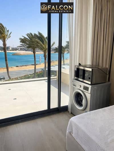 شاليه دايريكت على Crystal Lagoon  متشطب( تكيفات + مطبخ ) للبيع تقسيط بجوار Almaza bay  و دقايق من فوكا راس الحكمة الساحل الشمالي