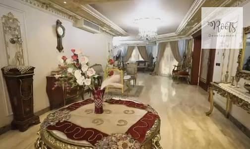 للبيع فيلا فاخرة مميزه متشطبه بحمام سباحة فى رويال سيتى - الشيخ زايد For Sale Villa with Swimming Pool And Garden ,in Royal City , AlSheikh Zayed.