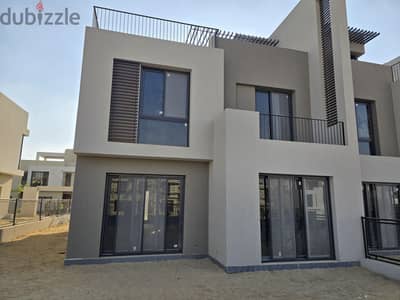Corner Townhouse Landscape View
