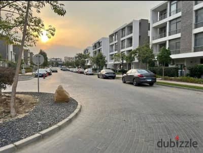 Full-Service Compound: Apartment  for Sale in Origami, Taj City