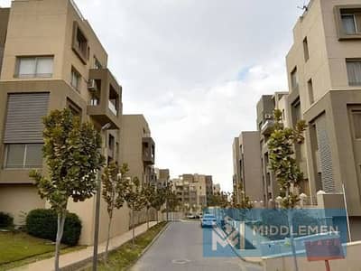 شقه 150متر لوكيشن مميز داخل الكمبوند جاهزه للاستلام اقل سعر فى السوق فيلدج جيت القاهره الجديده بالم هيلز بجوار الجامعه الامريكيه village gate