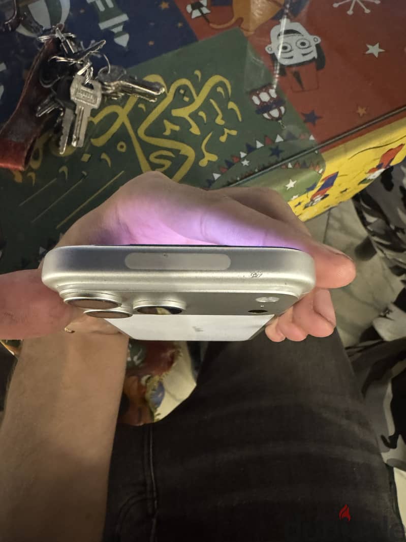 Apple - iPhone 17 Pro Max 2