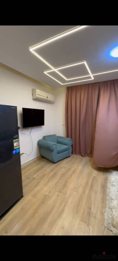 شقة للبيع بكمبوند ذا ادرس بالشيخ زايد 134متر ارضى بحديقة كبيرة البيع بالتكيفات والمطبخ