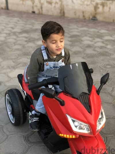 اسكوتر اطفال يعمل بالبطاريه والشحن
