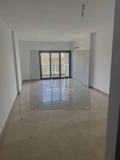 اقل سعر شقة نص مفروش 3نوم ايجار كمبوند فيفث سكوير المراسم التجمع القاهرة الجديدة Apartment rent Fifth Square Marasem