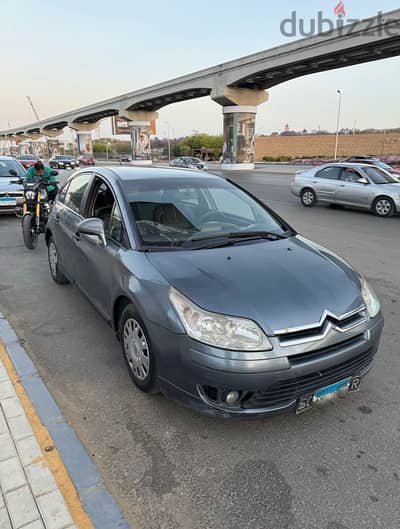 سيتروين سى 4 2006 فبريكة بره وجوه بالكامل. كل شيء يعمل بشكل جيد