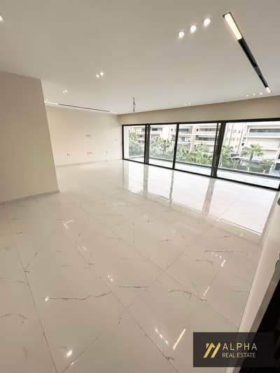 شقة للايجار في Lake View Residence القاهرة الجديدة التجمع الخامس بالقرب من الجامعة الامريكية والجولدن سكوير اطلالة بحيرة موقع مميز