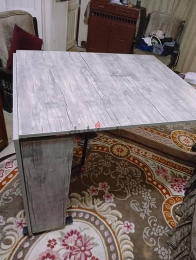 ترابيزه متعددة الاستخدامات