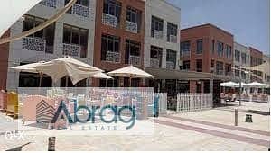 للبيع مبني ادارى كامل 685متر 3 ادوار بالتشطيب والتكييفات في الشيخ زايد مول الكورت يارد