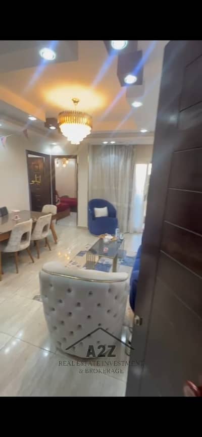 شقه للبيع ارضى بجاردن فى مدينتى b11 فيو الاستريب مول بالمطبخ بسعر مميز جداااا