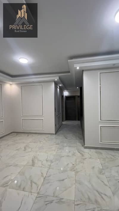Apartment for rent, first occupancy, fully finished, ultra super lux, ready for immediate living, suitable for newlyweds, in the tenth sector of Zahraa Al-Maadi